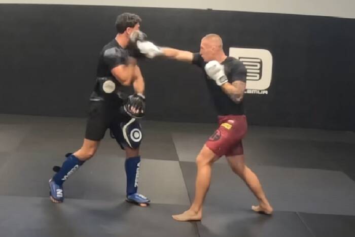 Legenda UFC rozpływa się nad Polakiem. "Napsuje im wiele krwi" Legenda UFC rozpływa się nad Polakiem. "Napsuje im wiele krwi"