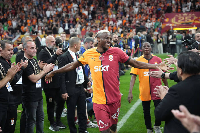 Turecka mafia chce wymusić transfer Osimhena. Szokujące groźby