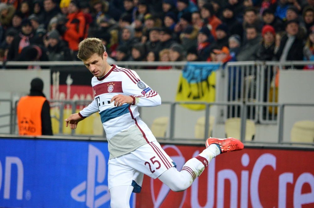 Rekordowa wygrana Bayernu, "Lewy" poturbowany [video]