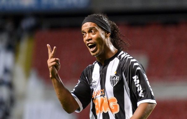 Ronaldinho wspomina karierę: Od przejścia do Manchesteru United dzieliły mnie godziny. Wtedy odebrałem telefon z Barcelony