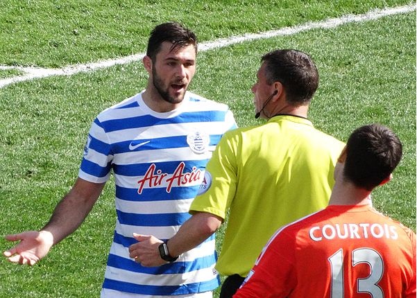 Aston Villa stara się pozyskać Charliego Austina