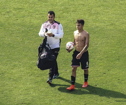 Wygrana Juve, piękny gol Dybali [video]