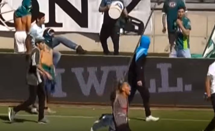 Wielka bijatyka na stadionie w Chile [video]