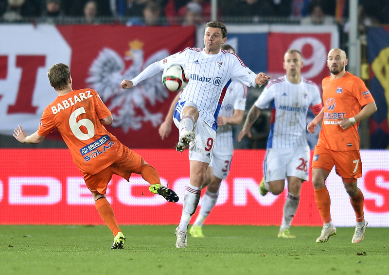 Kosznik: Czeka mnie 6-8 tygodni chodzenia o kulach