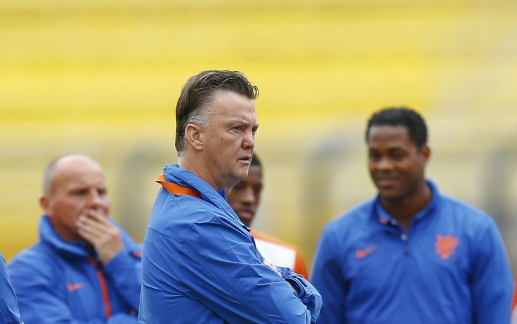 Zwolnienie Mourinho kłopotem dla van Gaala?