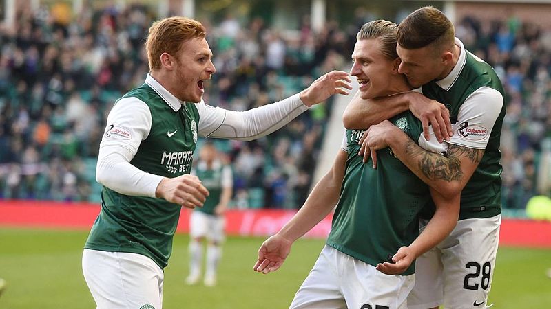 21-letni napastnik zamienił Hibernian na Nottingham