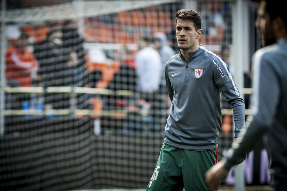 25-letni obrońca zostanie rok dłużej z Athletic Bilbao