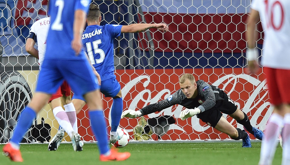 Zaskakujący wybór ESPN. Wrąbel najlepszym bramkarzem młodzieżowego EURO