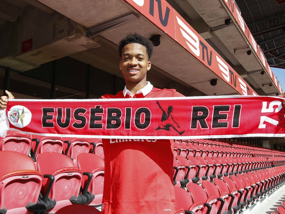 Willock podpisał pięcioletni kontrakt z Benfiką