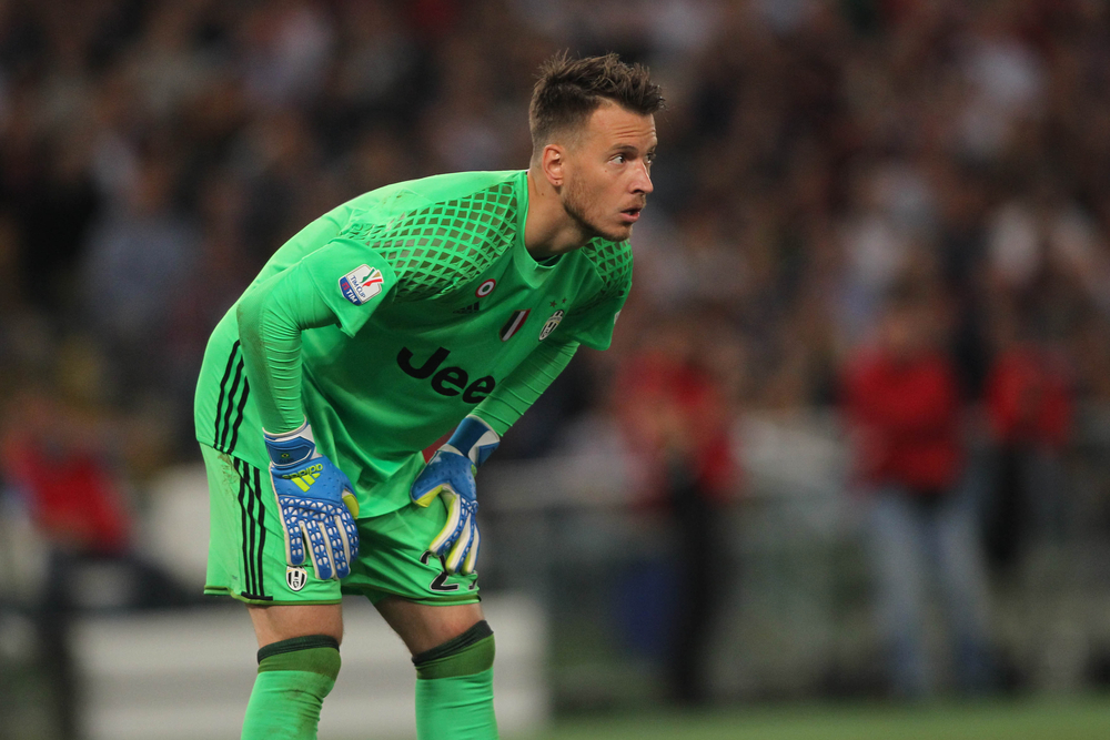 Bramkarz Juventusu bliski przenosin do Valencii CF