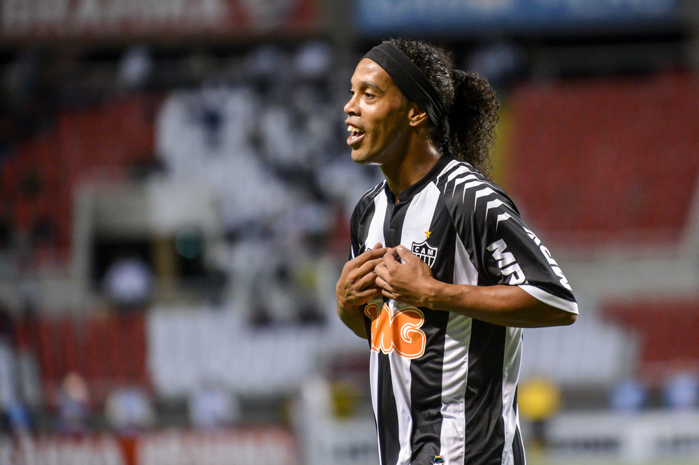 Ronaldinho ma oferty z Anglii. "Pogra jeszcze 3-4 lata"