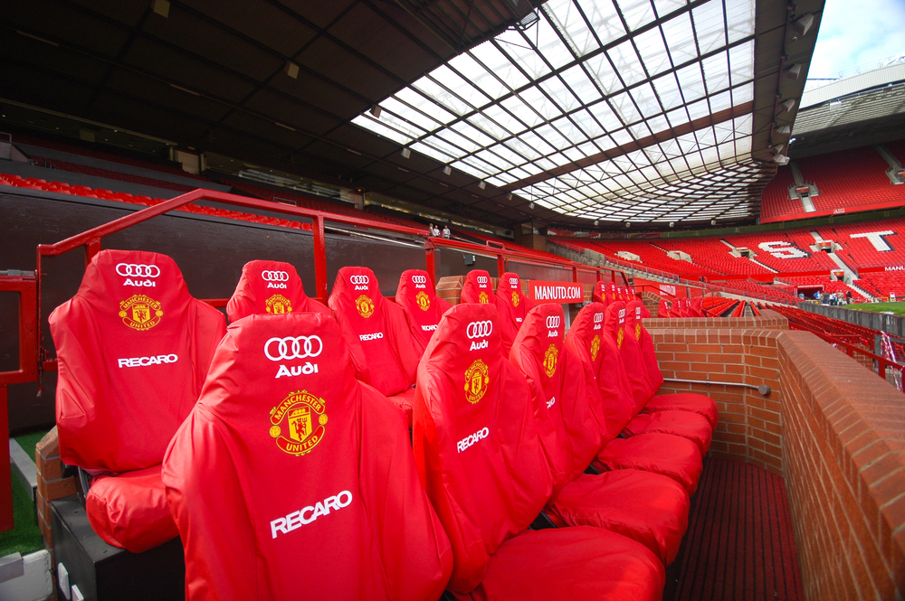 Van Gaal: jeszcze dwóch. Minimum