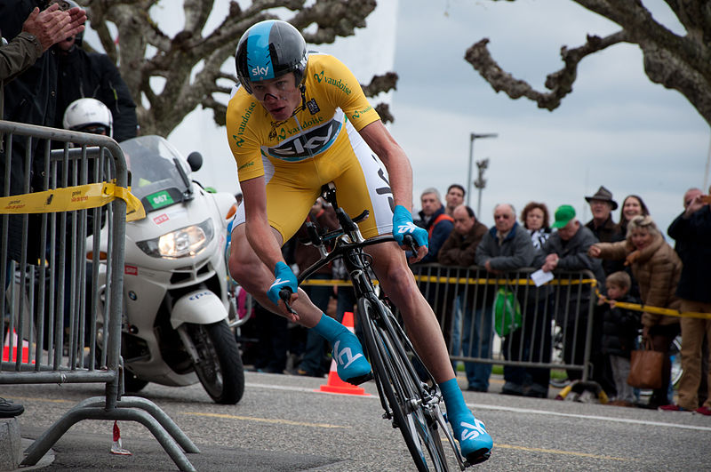 Lider TdF oblany... moczem