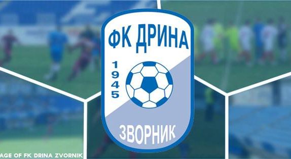 Zwolnili trenera przy pomocy... Facebooka!