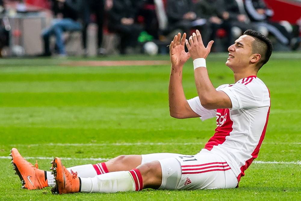 Ajax wygrywa, cały mecz Milika