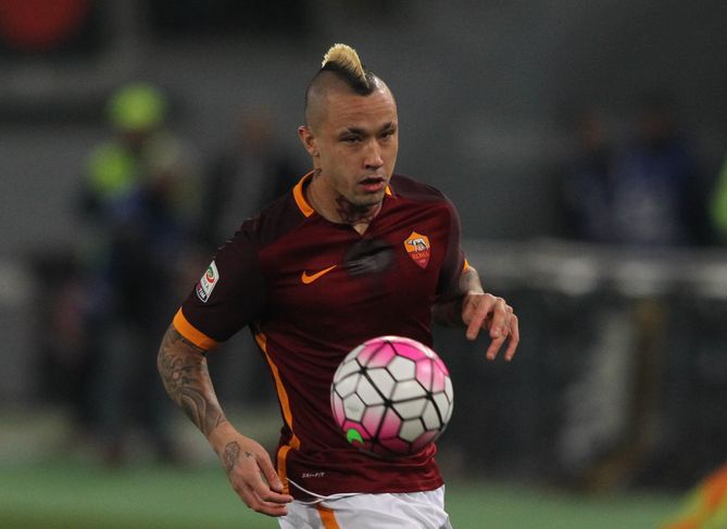 Szczęsny wpuścił trzy gole, Totti uratował remis Romie
