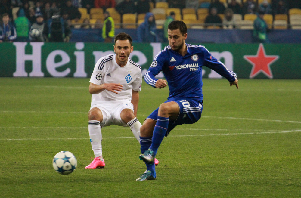 Guus Hiddink: Eden Hazard zostanie w Chelsea