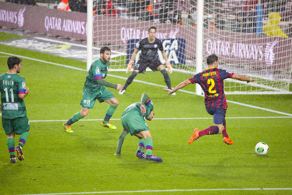 Martin Montoya wraca do Barcelony