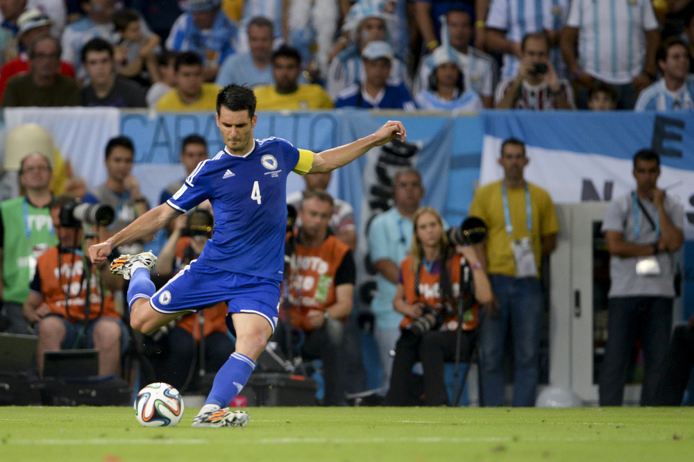 Bundesliga: Nowy kontrakt Spahicia