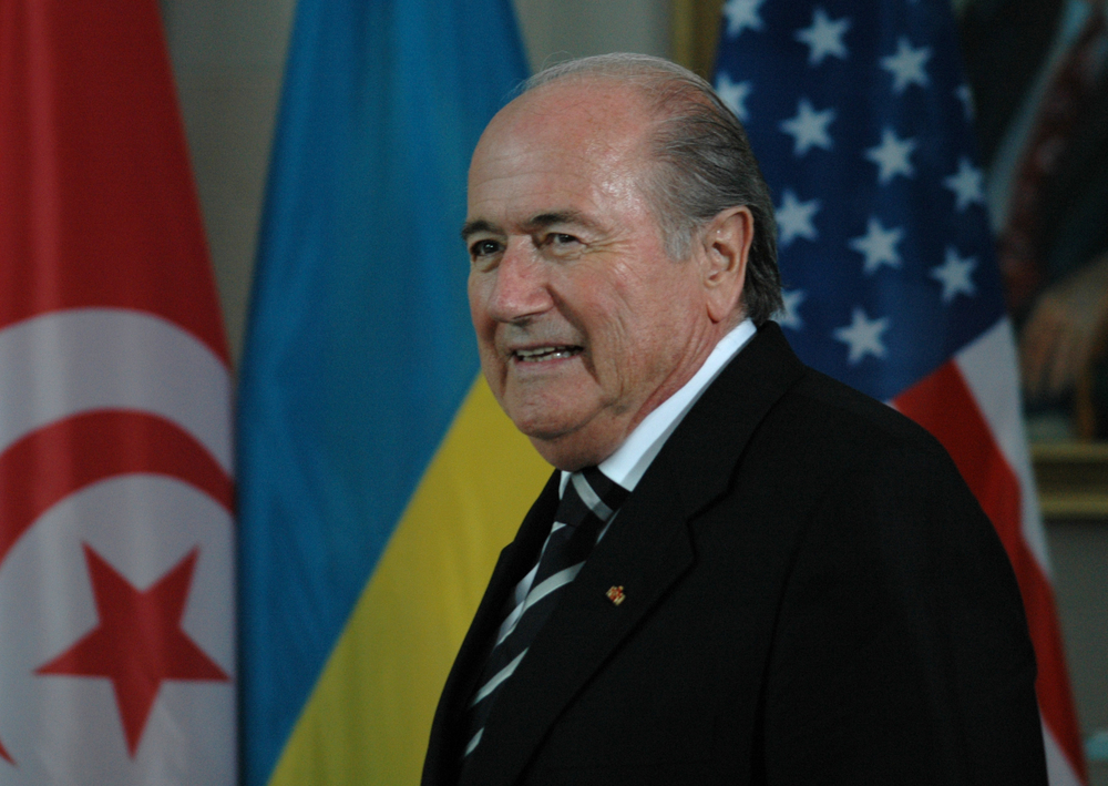 Kolejna afera w FIFA. Blatter i spółka przywłaszczyli sobie 80 mln dolarów!