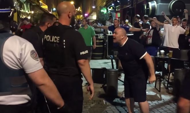 Pierwsza rozróba na EURO. Awantura z udziałem Anglików [VIDEO]