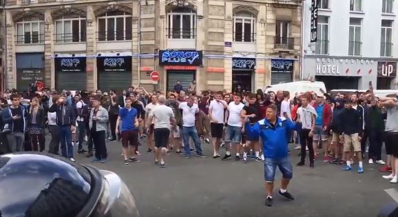 Znów zadyma na EURO. Policja użyła gazu łzawiącego [VIDEO]
