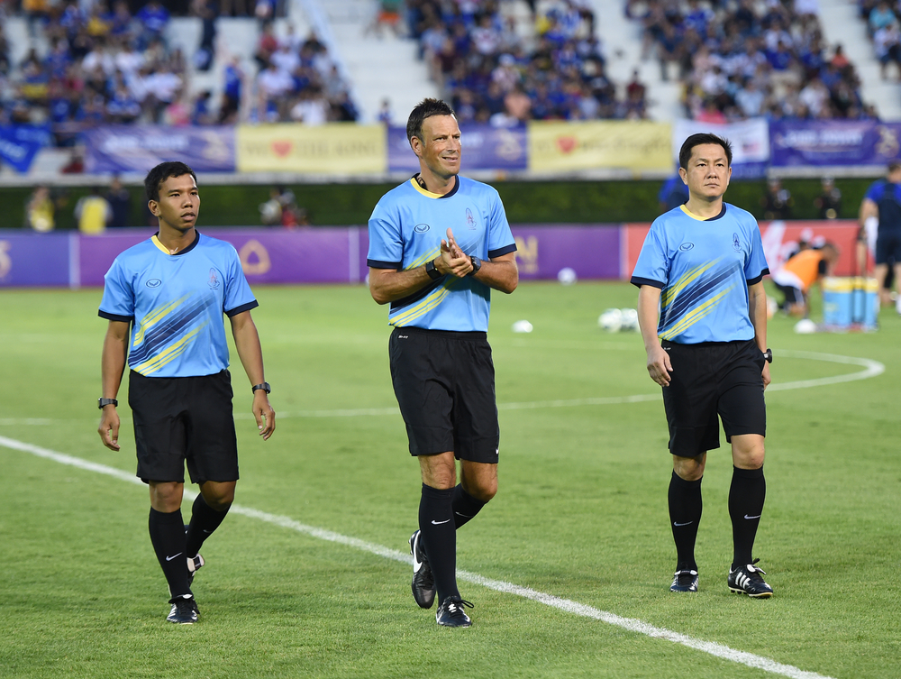 Mark Clattenburg poprowadzi finał EURO?