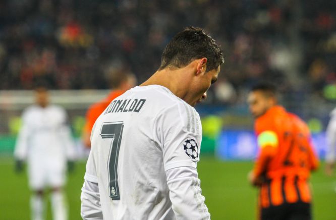 Media: Ronaldo założył się z kolegami, że wyprzedzi Messiego. Teraz goni napastnika Barcelony w klasyfikacji strzelców