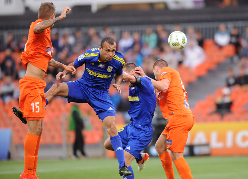 Arka pewnie wygrała z Ruchem Chorzów