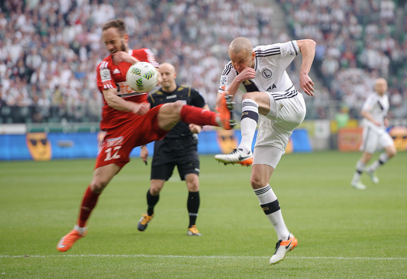 Legia znów bez wygranej w lidze, bez bramek w starciu mistrza z wicemistrzem