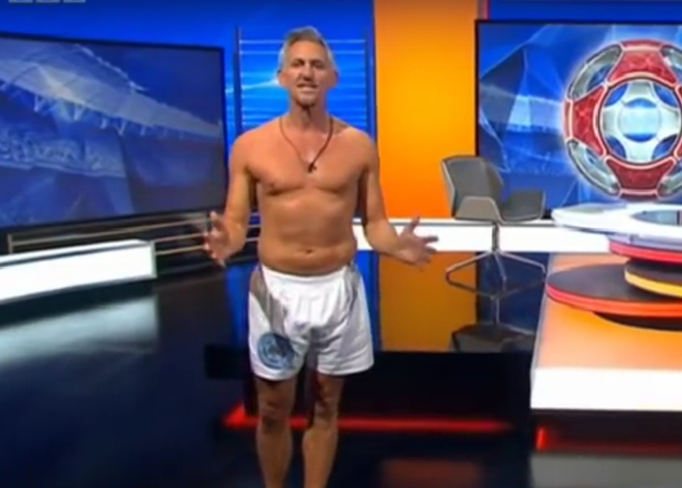 Lineker dotrzymał słowa i wystąpił w... samych boskerkach [VIDEO]