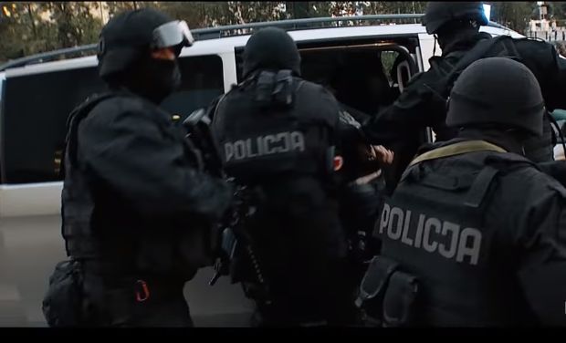 To jeszcze sport czy już cyrk? "Aresztowanie Popka" [VIDEO]