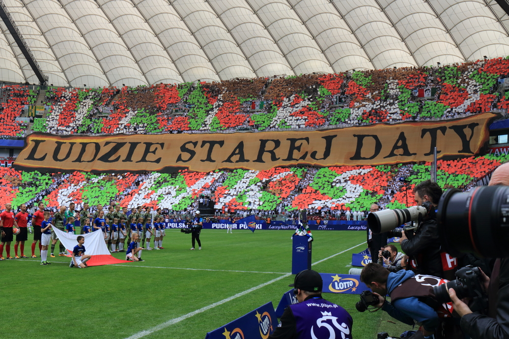 Ile Legia traci przez swoich kibiców? Kwota robi wrażenie