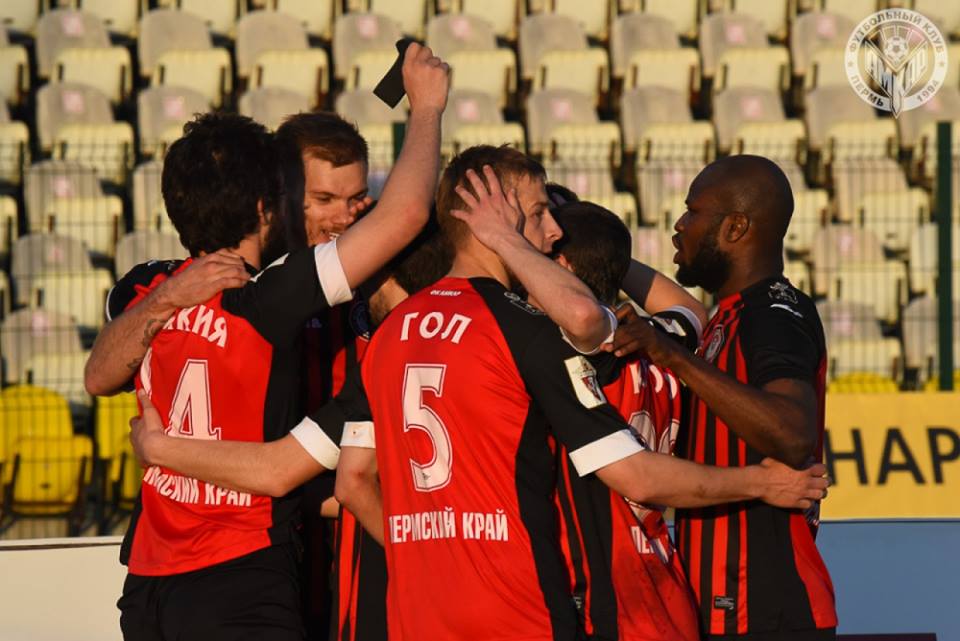 Rosja: 90 minut Gola, remis Amkara z Ufa