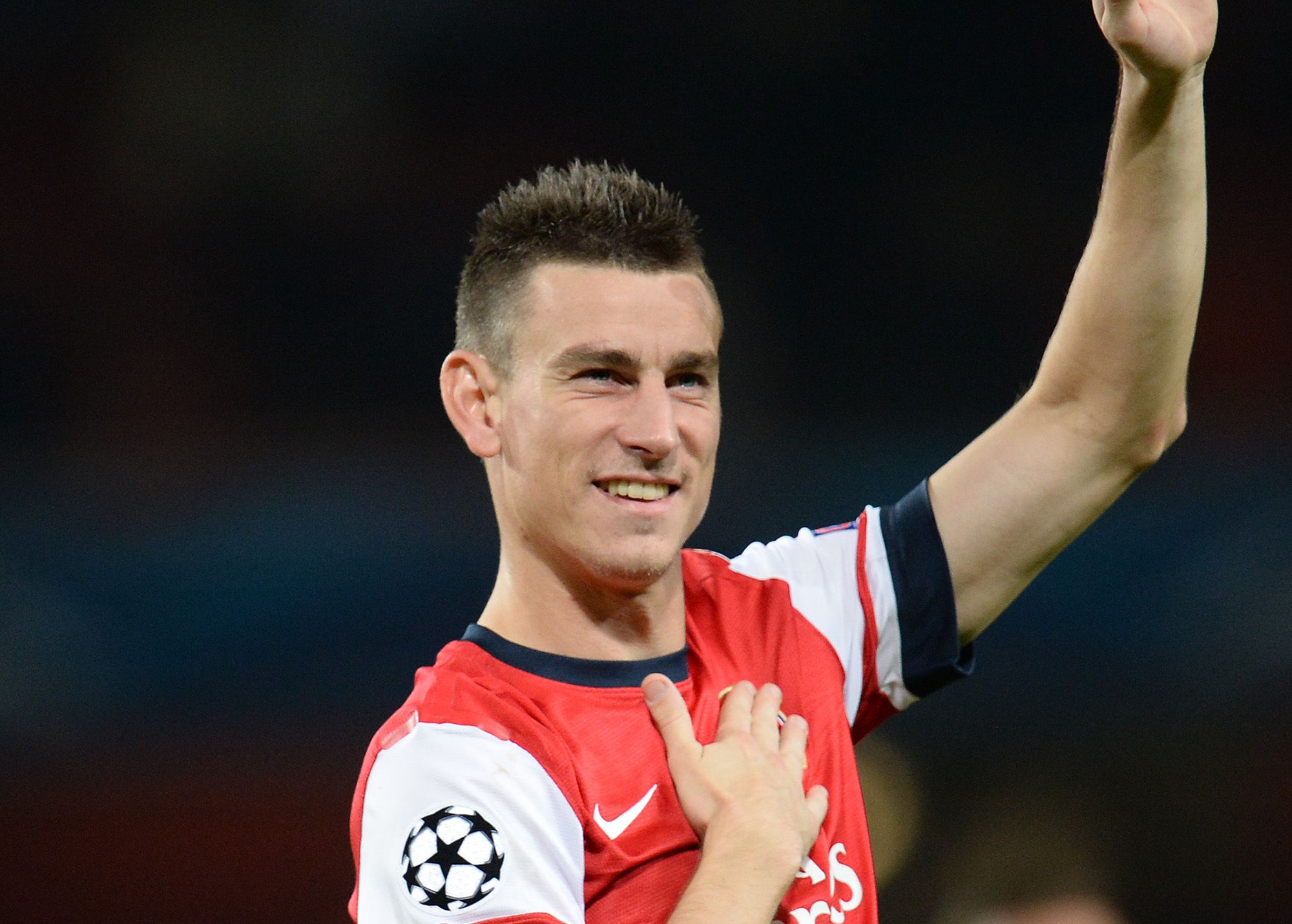 Arsenal wygrywa po golu ręką [VIDEO]