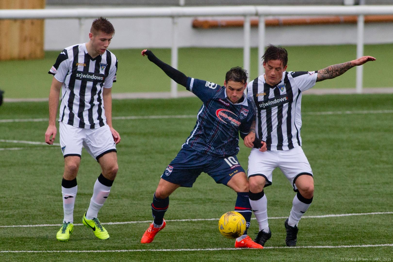 Morrison przedłużył umowę z "The Staggies"