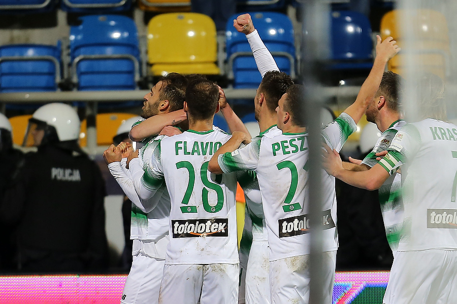 Pogoń wywiozła punkt z Gdańska, Lechia straciła fotel lidera