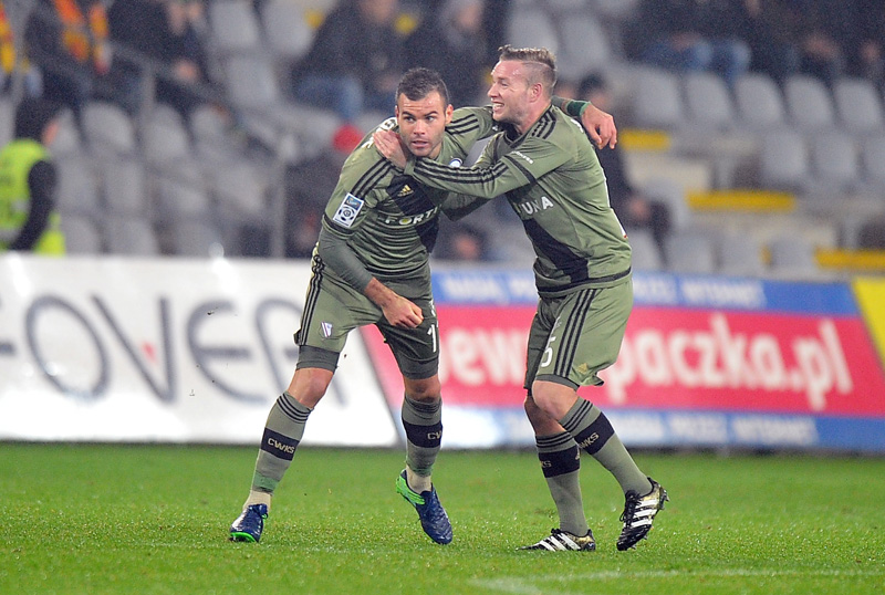 Legia pokonała Cracovię po bramkach Nikolicia i Radovicia