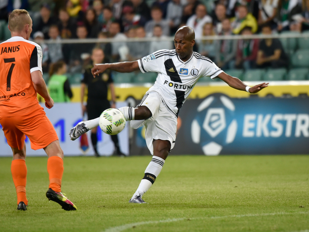 Legia przewietrzy szatnię zimą? Aleksandrow i Langil na wylocie