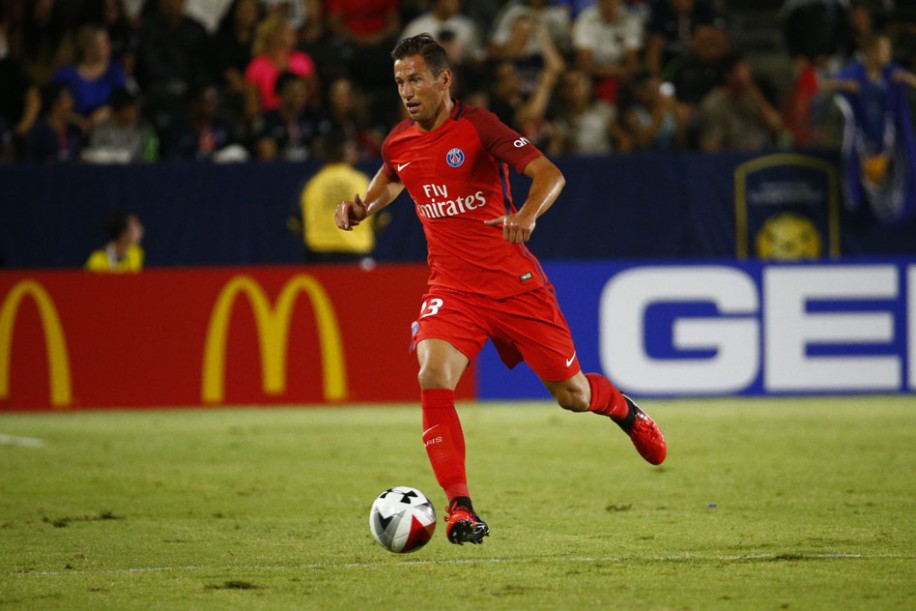 Prezes Olympique Lyon: Krychowiak nie trafi do nas przez pieniądze