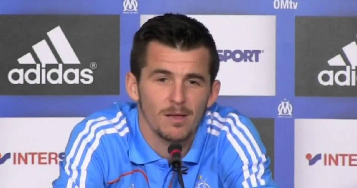 Barton bliski związania się Burnley FC