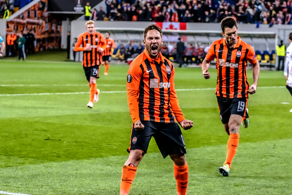 Siedem goli w szlagierze, Szachtar pokonał Dynamo w Kijowie