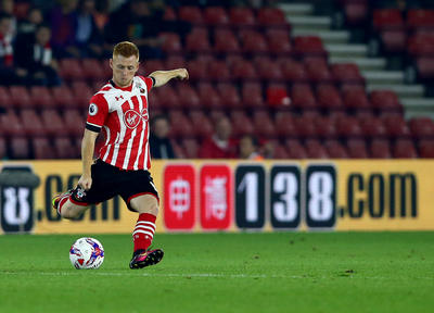 Pomocnik Southampton na dłużej w klubie