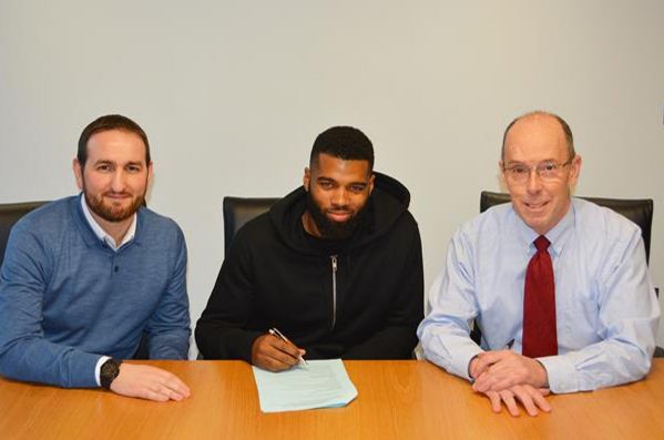 Ebanks-Landell dłużej w Wolverhampton