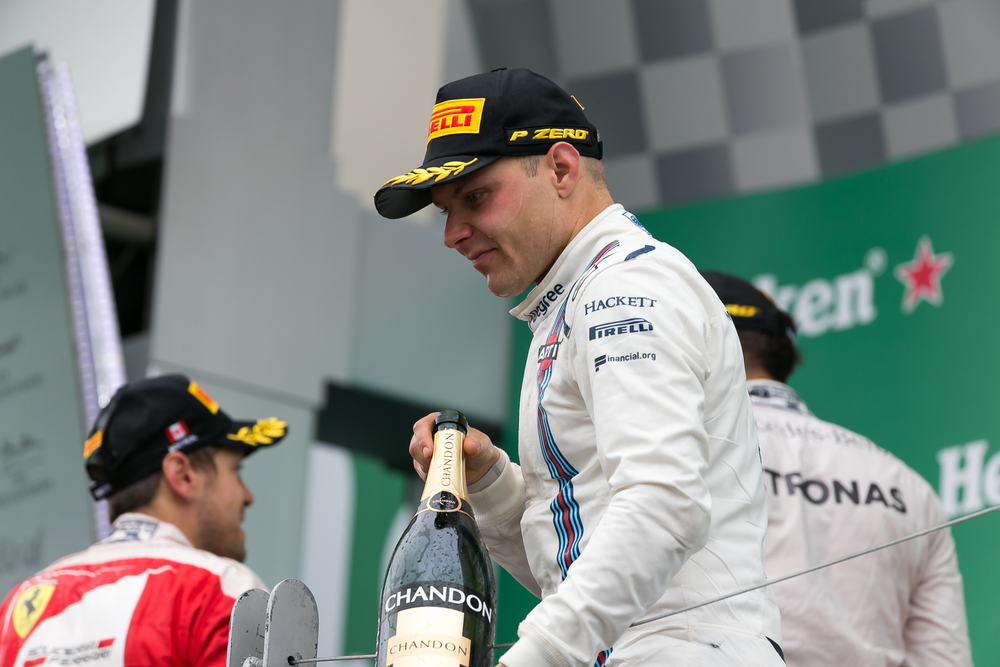 Bottas zastąpi Rosberga. Dziwna umowa kierowcy