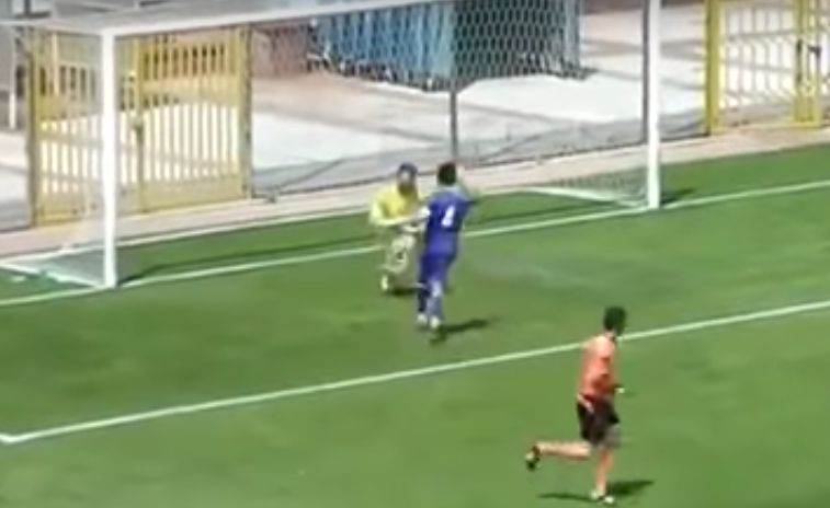 Komedia w Turcji: Dziwniejszego samobója raczej nie widzieliście [VIDEO]