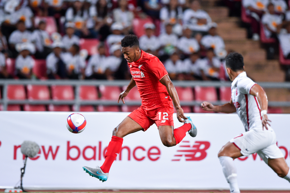 Joe Gomez trzy lata dłużej w Liverpoolu