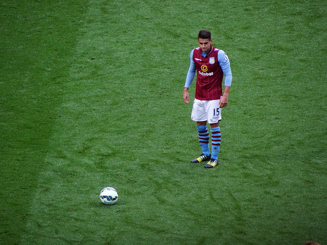 Pomocnik Aston Villi piłkarzem Burnley FC