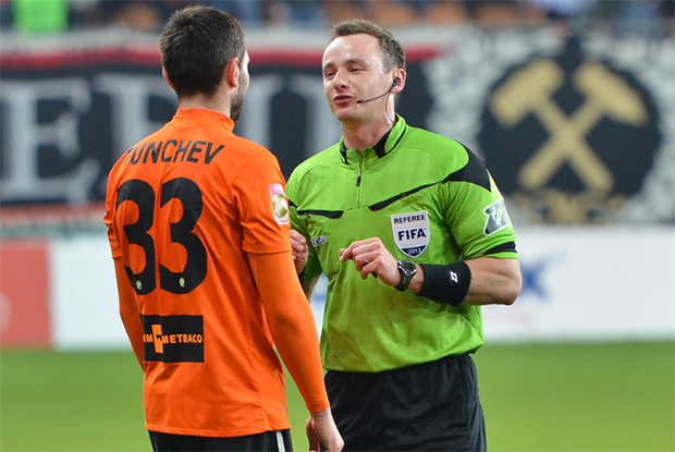 Paweł Raczkowski poprowadzi mecz 1/16 finału LE