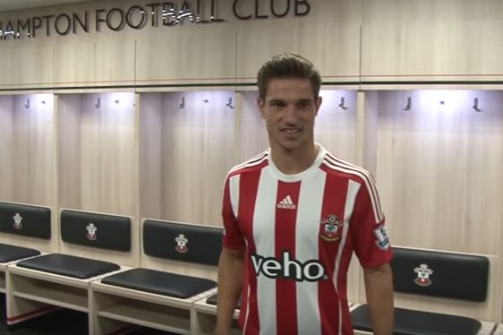 Media: Obrońca Southampton celem transferowym Barcelony